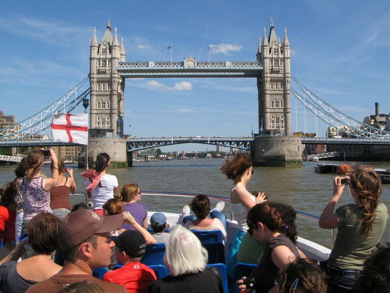 Bootstour-auf-dem-Fluss-Themse-in-London.jpg